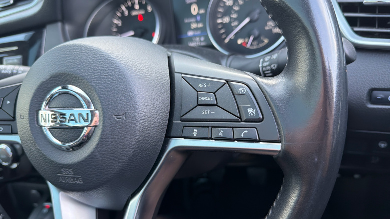 Nissan Qashqai 1.3 DiG-T 160 Tekna 5dr Petrol Hatchback